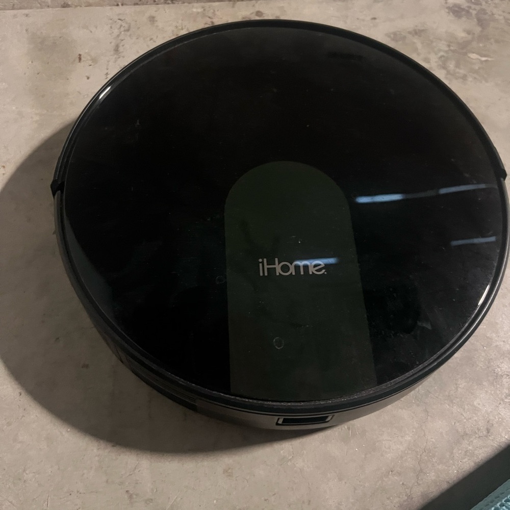 iHome AUTOVAC Robot Vacuum